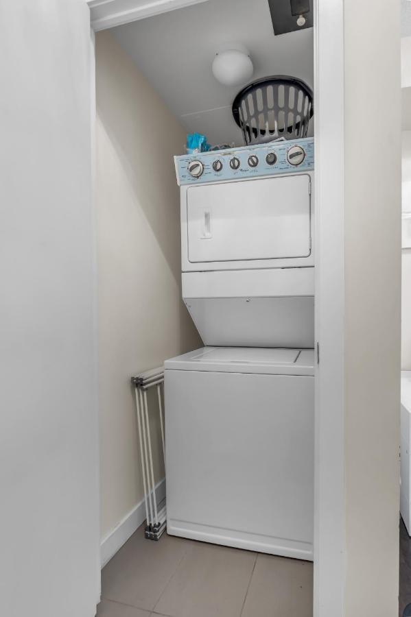 מיסיסאוגה Ultra Luxurious 2.5 Bedroom 2 Full Bathroom 1 Parking Condo Near Sq1 Striking Views מראה חיצוני תמונה