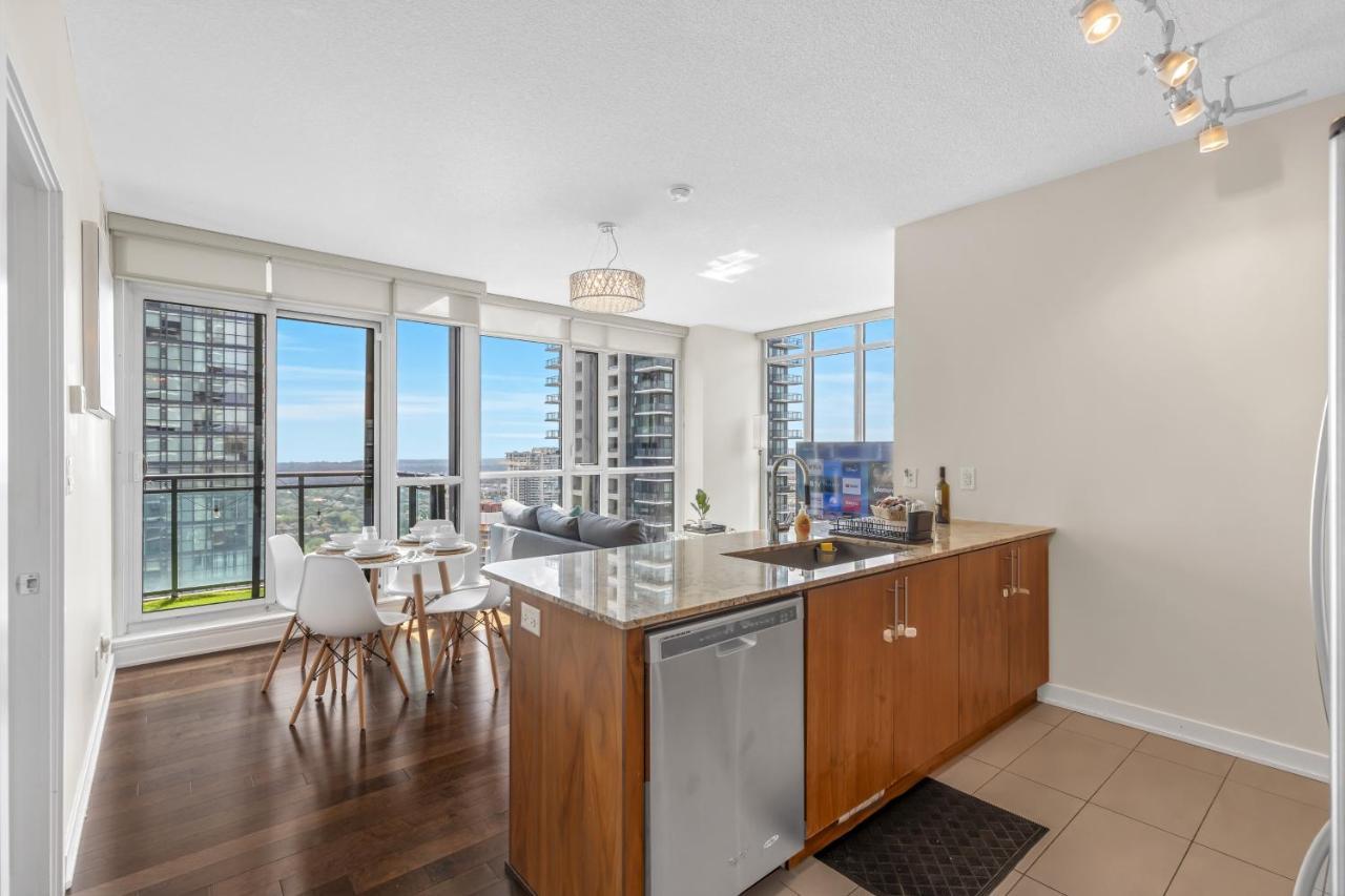 מיסיסאוגה Ultra Luxurious 2.5 Bedroom 2 Full Bathroom 1 Parking Condo Near Sq1 Striking Views מראה חיצוני תמונה