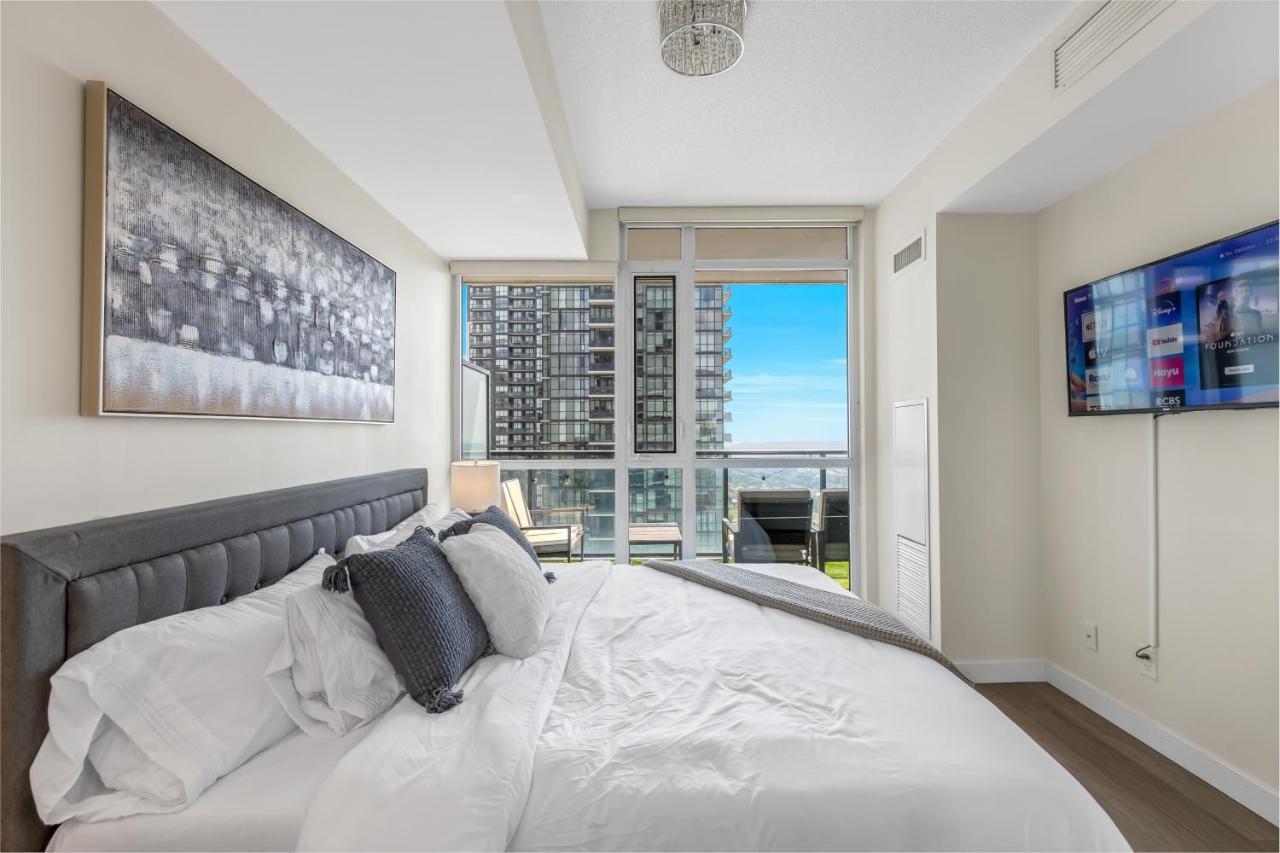 מיסיסאוגה Ultra Luxurious 2.5 Bedroom 2 Full Bathroom 1 Parking Condo Near Sq1 Striking Views מראה חיצוני תמונה